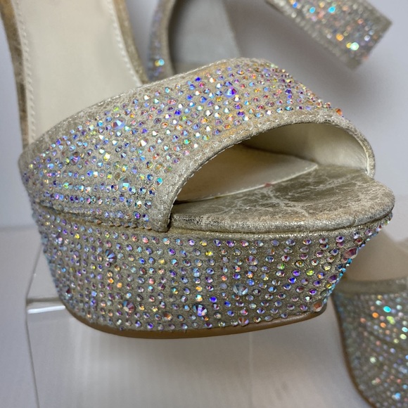 Steve Madden Carrie Platform Pumps - Picture 4 of 7